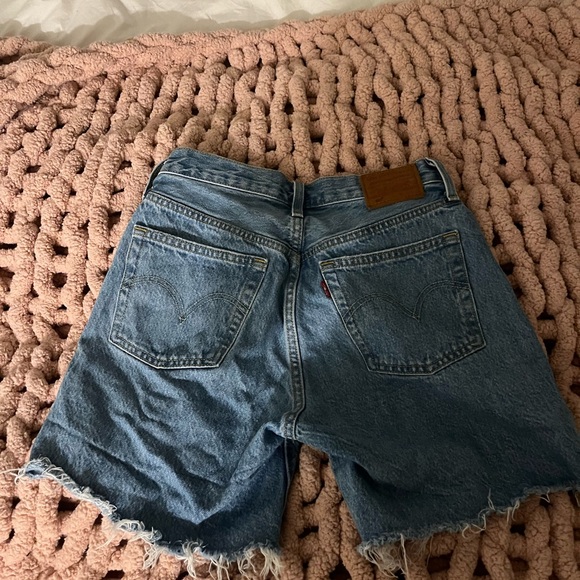 Levi’s Jean shorts - Picture 2 of 2